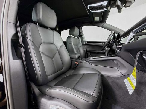New 2026 Porsche Macan image 30