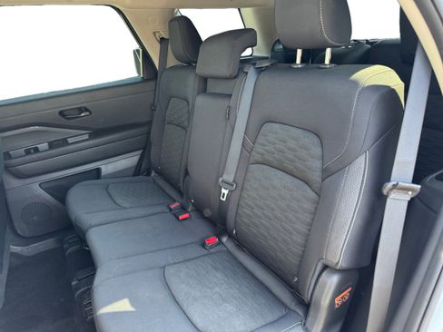 Used 2024 Nissan Pathfinder S FWD image 13