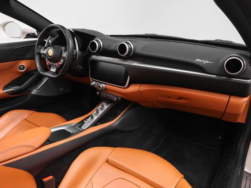 Certified 2019 Ferrari Portofino RWD image 26