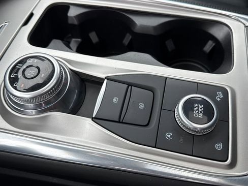 Used 2020 Ford Explorer XLT w/ Equipment Group 202A image 26