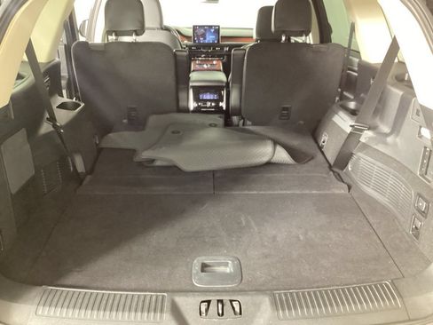 Used 2023 Lincoln Aviator Reserve w/ Equipment Group 201A AWD/4WD image 34