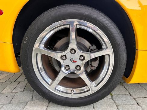 Used 2004 Chevrolet Corvette Convertible w/ Preferred Equipment Group RWD image 54