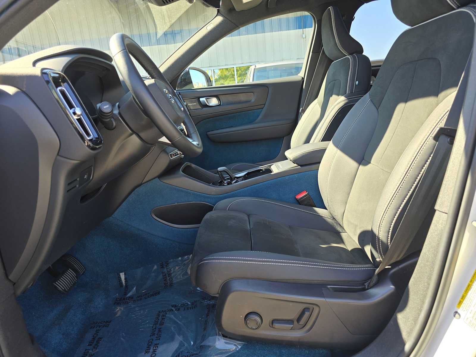 Certified 2023 Volvo XC40 Recharge Ultimate w/ Protection Package Premier AWD/4WD image 19