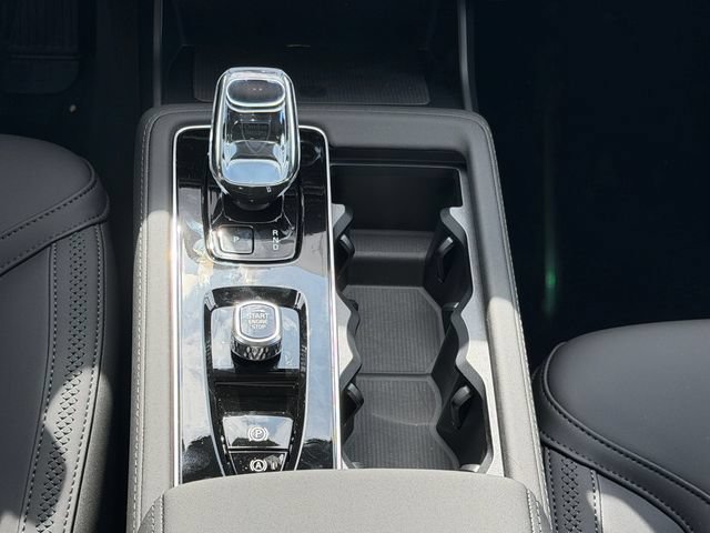 New 2026 Volvo XC90 B5 Plus w/ Protection Package Premier AWD/4WD image 16