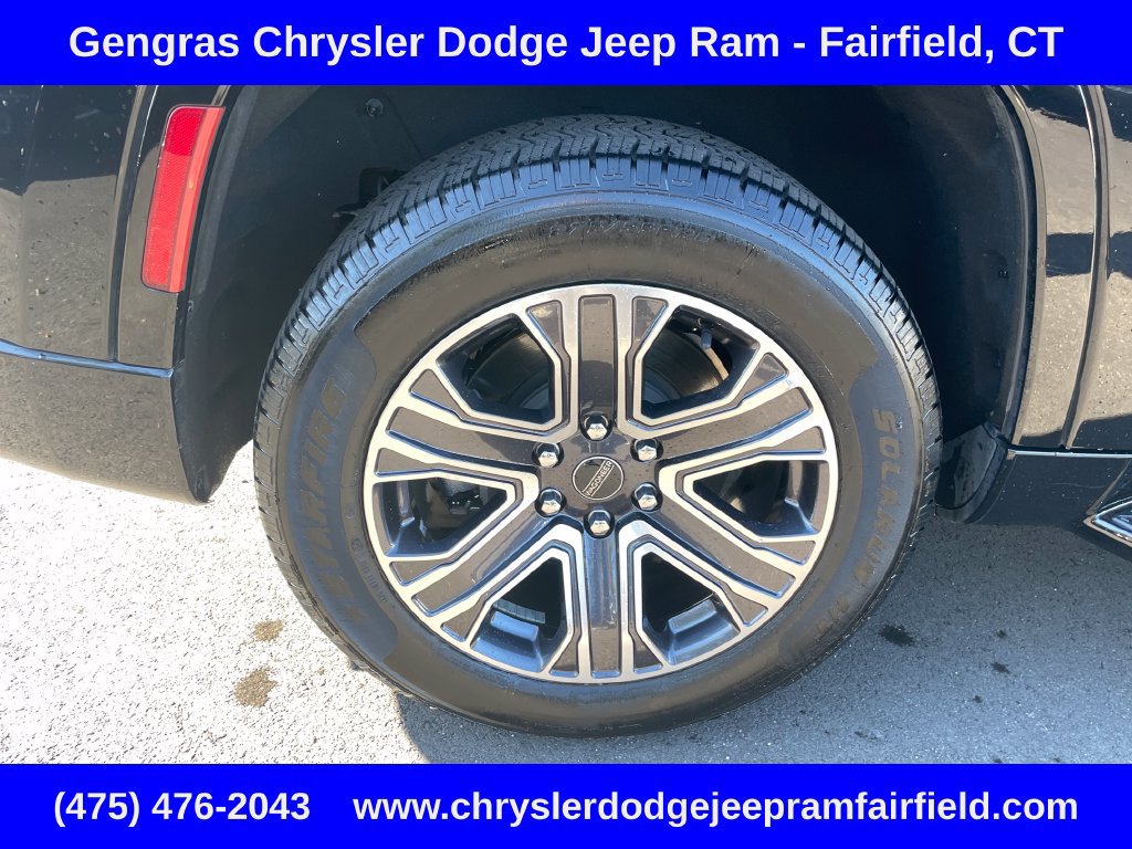 Certified 2025 Jeep Wagoneer Series II AWD/4WD image 10