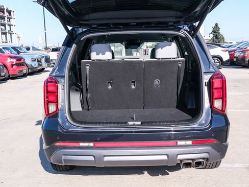 Used 2024 Hyundai Palisade SEL FWD image 25