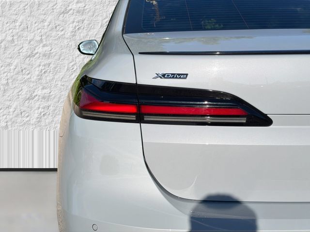 Used 2024 BMW 760i xDrive w/ Premium Package 2 AWD/4WD image 10