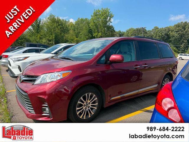 Certified 2018 Toyota Sienna XLE w/ XLE Navigation Package FWD image 1
