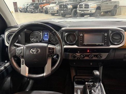 Used 2017 Toyota Tacoma SR5 w/ Tow Package image 17