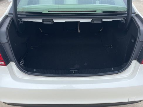 Used 2015 Mercedes-Benz E 350 Sedan image 25