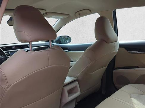 Used 2020 Toyota Camry LE image 16