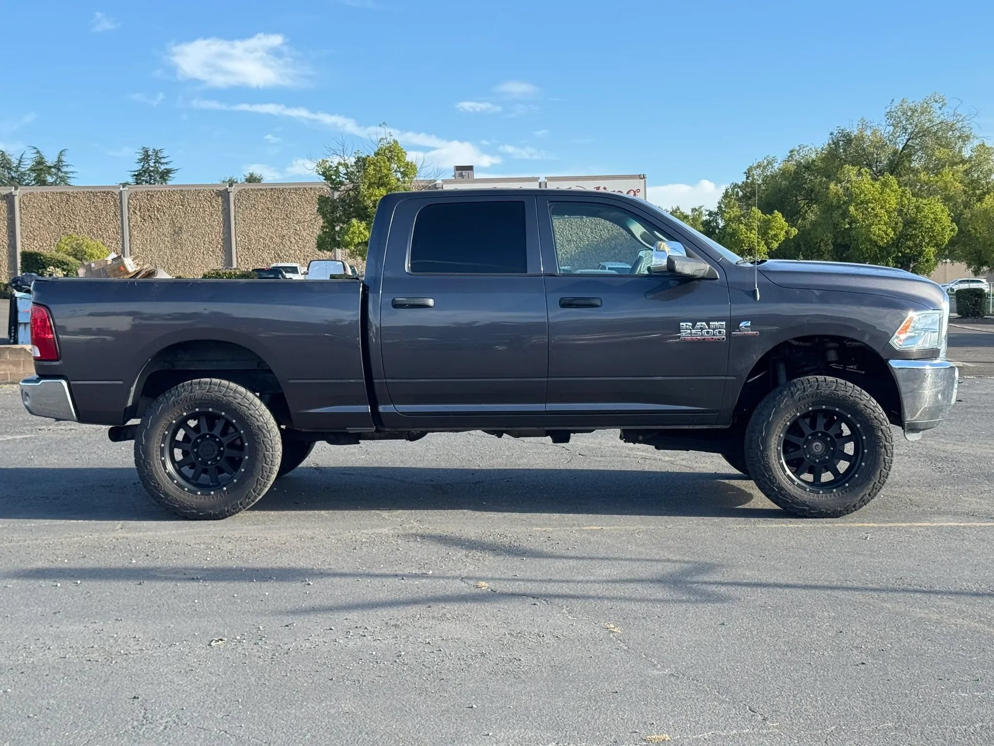 Used 2018 RAM 2500 Tradesman w/ Chrome Appearance Group AWD/4WD image 2
