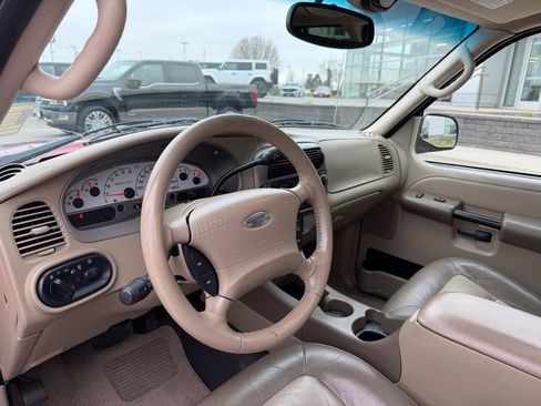 Used 2004 Ford Explorer Sport Trac 4x4 image 9
