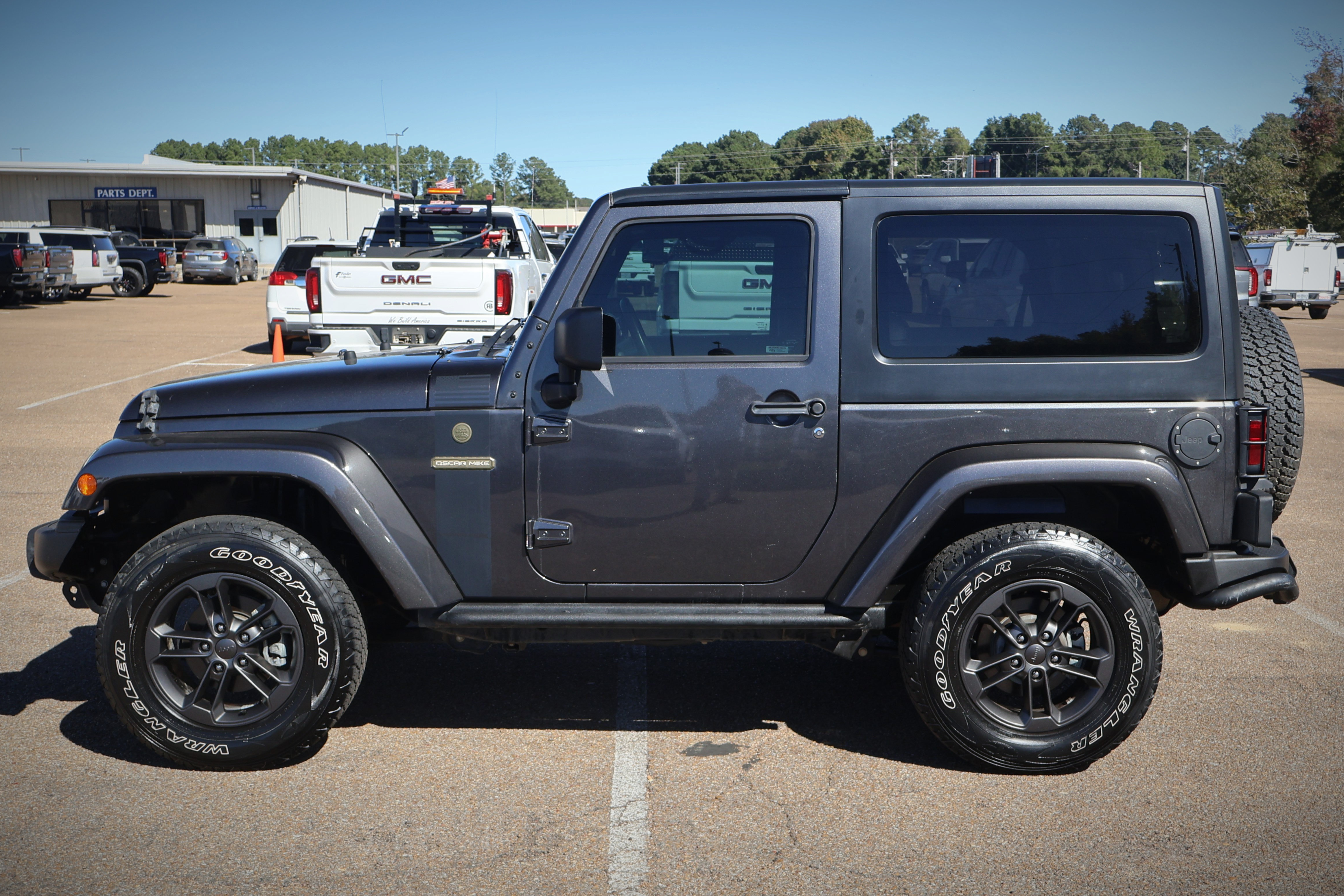 Used 2018 Jeep Wrangler Sport AWD/4WD image 2