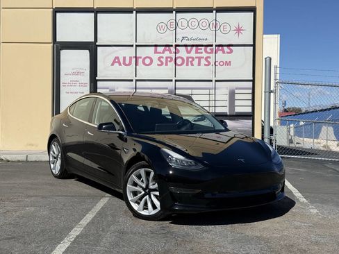 Used 2019 Tesla Model 3 Standard Range Plus image 2