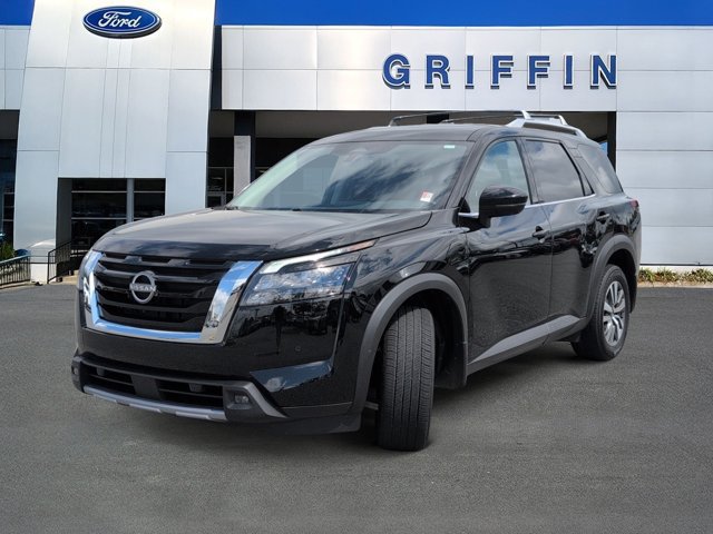Used 2025 Nissan Pathfinder SL AWD/4WD image 11
