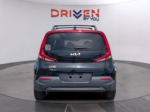 Used 2022 Kia Soul LX w/ Technology Package image 4
