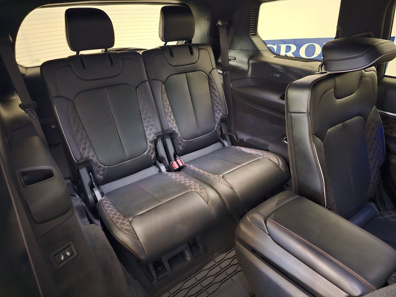 Used 2024 Jeep Grand Cherokee L Summit w/ High Altitude Package AWD/4WD image 34