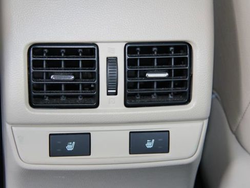 Used 2016 Subaru Legacy 2.5i Limited image 27