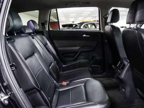 Used 2021 Volkswagen Atlas SE w/ Panoramic Sunroof Package FWD image 30