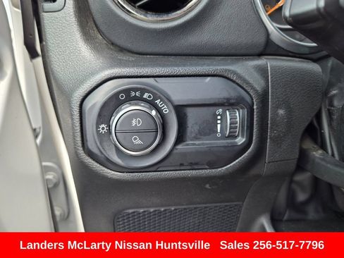 Used 2023 Jeep Gladiator Overland AWD/4WD image 27