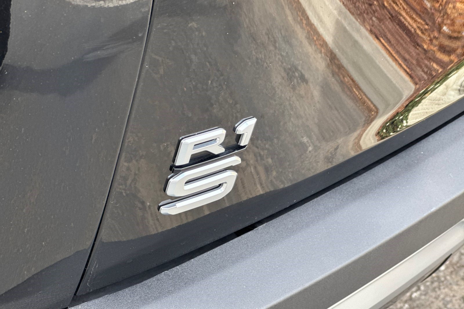 Used 2025 Rivian R1S Adventure Dual AWD/4WD image 38