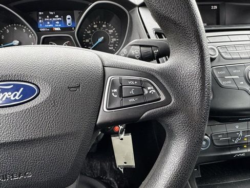 Used 2015 Ford Focus SE image 24