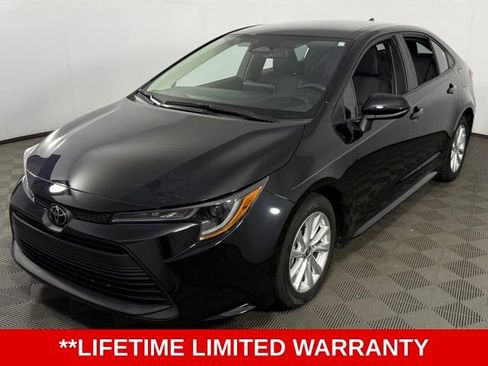 Used 2023 Toyota Corolla LE w/ LE Convenience Package FWD image 3