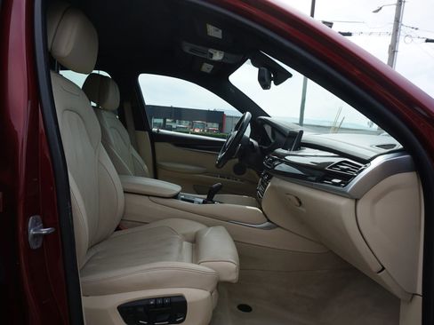 Used 2015 BMW X6 xDrive50i w/ Executive Package AWD/4WD image 28