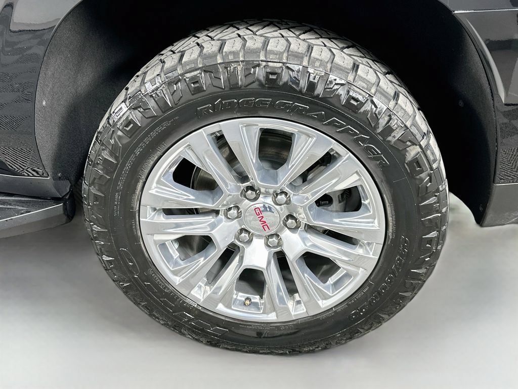 Used 2023 GMC Yukon XL Denali AWD/4WD image 33