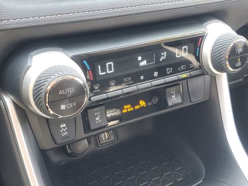 Certified 2023 Toyota RAV4 XLE Premium AWD/4WD image 30
