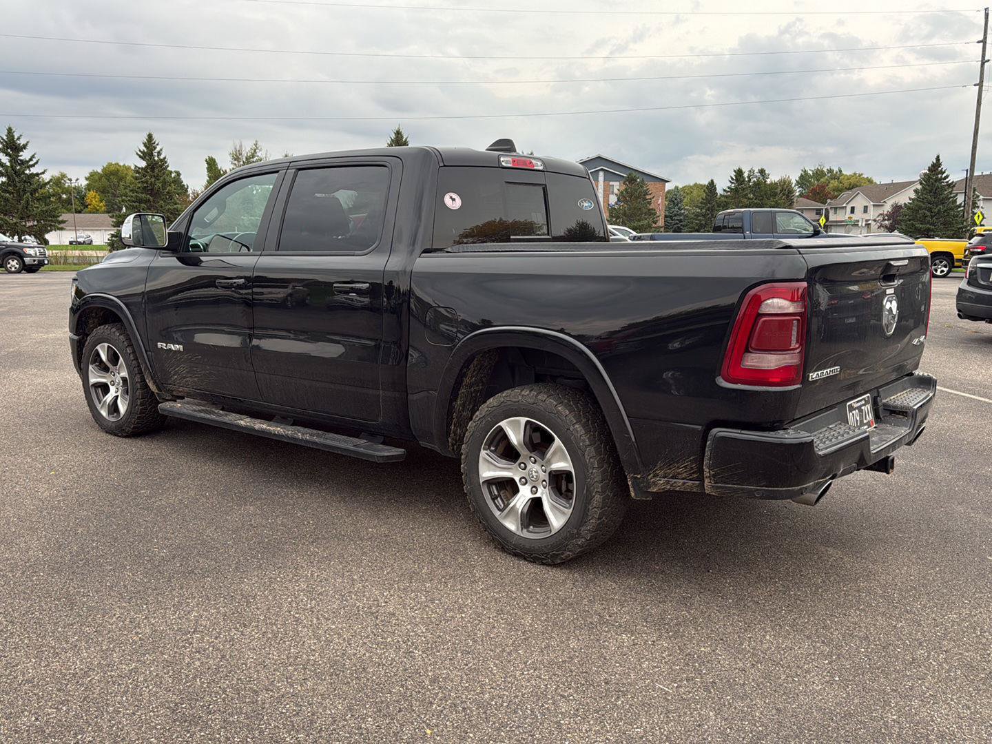 Used 2019 RAM 1500 Laramie AWD/4WD image 3