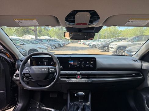 Used 2025 Kia K4 FWD image 31