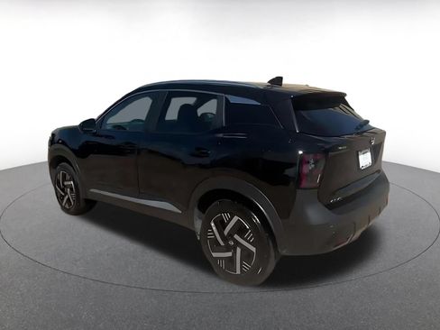 Used 2026 Nissan Kicks SV w/ Cold Weather Package FWD image 11