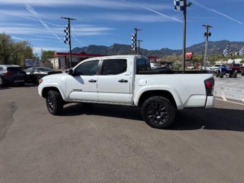 Used 2021 Toyota Tacoma Limited w/ Nightshade Package AWD/4WD image 8