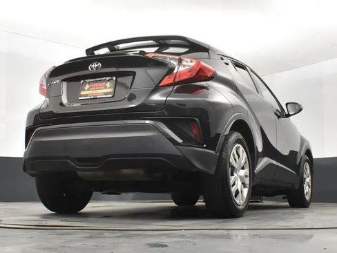Used 2020 Toyota C-HR LE FWD image 13