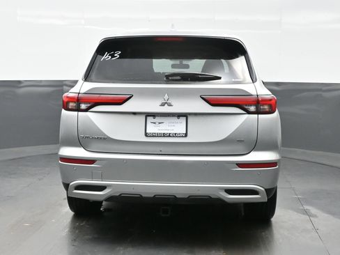 Used 2023 Mitsubishi Outlander SE image 5