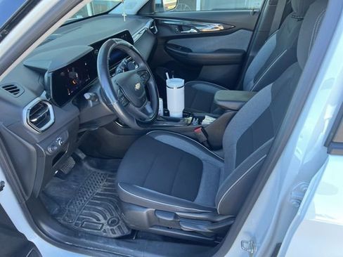 Used 2024 Chevrolet TrailBlazer LT w/ Driver Confidence Package image 14