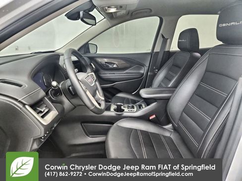 Used 2024 GMC Terrain Denali w/ Denali Premium Package image 19