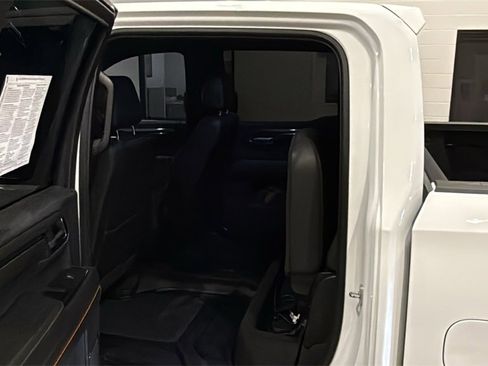 Used 2024 GMC Sierra 1500 AT4 w/ AT4 Premium Package image 19