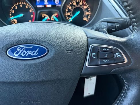 Used 2017 Ford Escape SE w/ Equipment Group 201A image 26