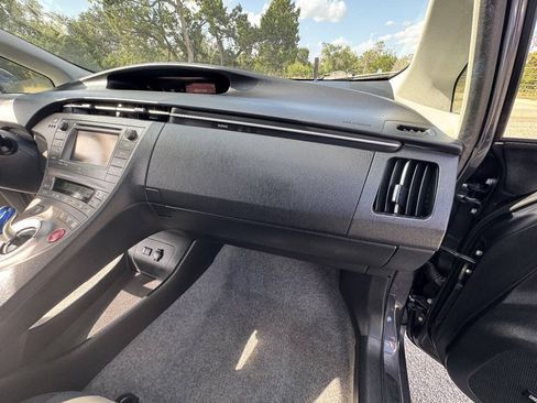Used 2014 Toyota Prius Four FWD image 19