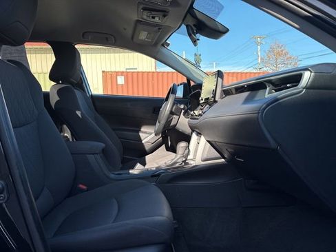 Used 2022 Toyota Corolla Cross LE image 13