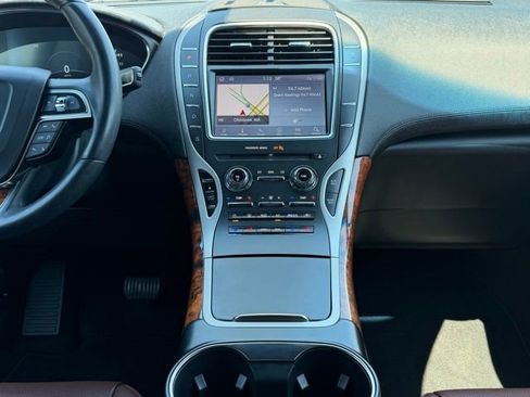 Used 2020 Lincoln Nautilus Reserve w/ Monochromatic Package AWD/4WD image 14