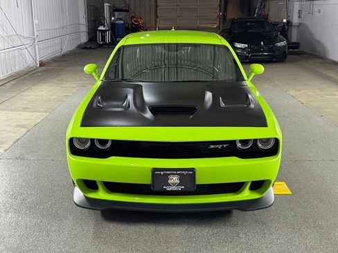 Used 2015 Dodge Challenger SRT Hellcat RWD image 2