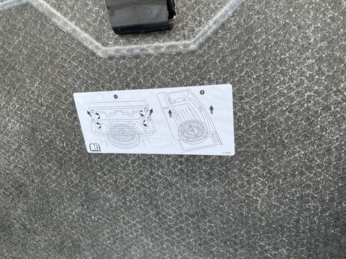 Used 2024 Chevrolet Traverse RS image 50