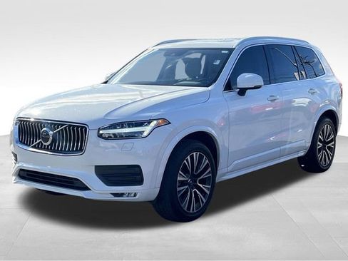 Used 2021 Volvo XC90 T6 Momentum image 3