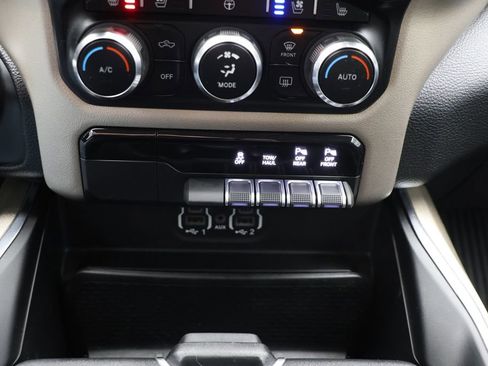 Used 2021 RAM 1500 Laramie RWD image 30