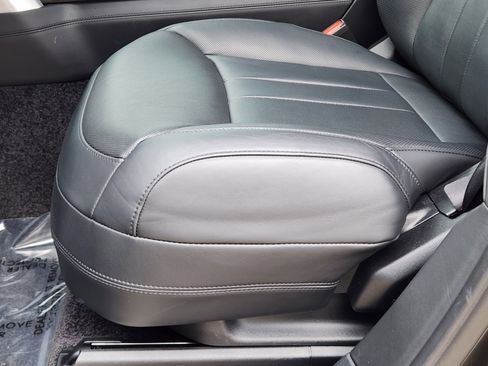 Certified 2025 Land Rover Range Rover Long Wheelbase Autobiography image 26