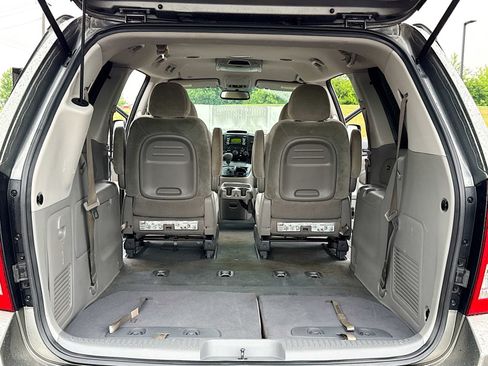 Used 2012 Kia Sedona EX FWD image 7